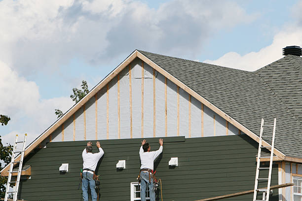 Professional Wood Siding technician working in Montgomery, IL