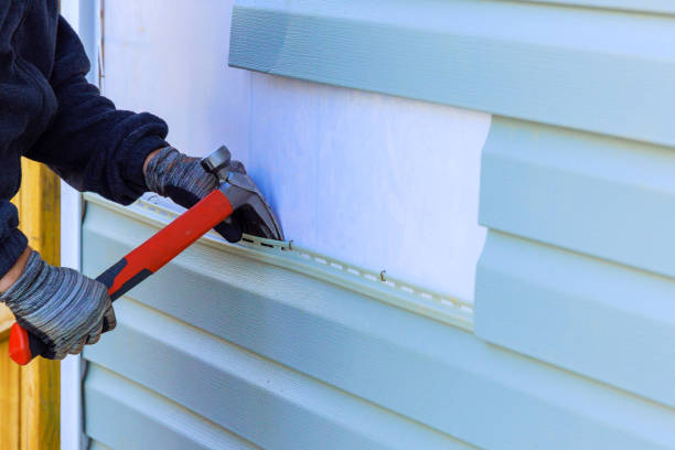 Reliable Wood Siding contractor in Montgomery, IL by Squared Siding