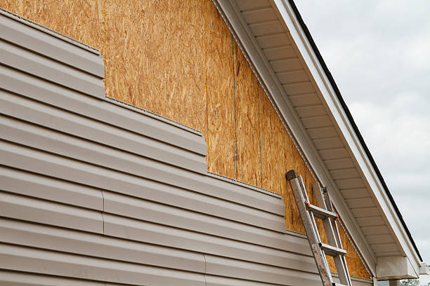 24/7 Emergency Wood Siding experts in Montgomery, IL